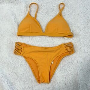 Hollister swims top and bottom